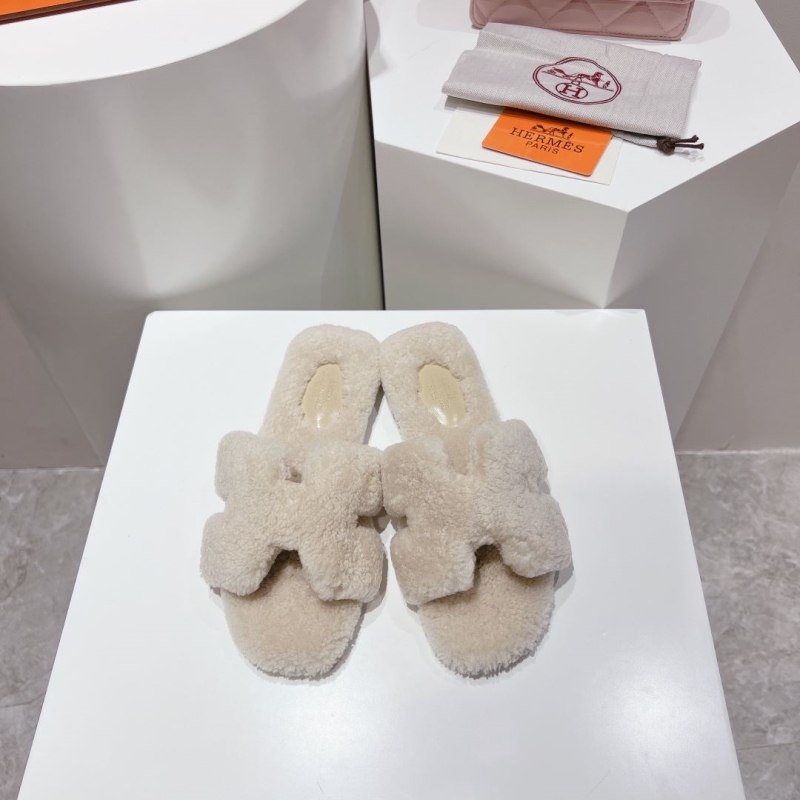 H**mes slippers
